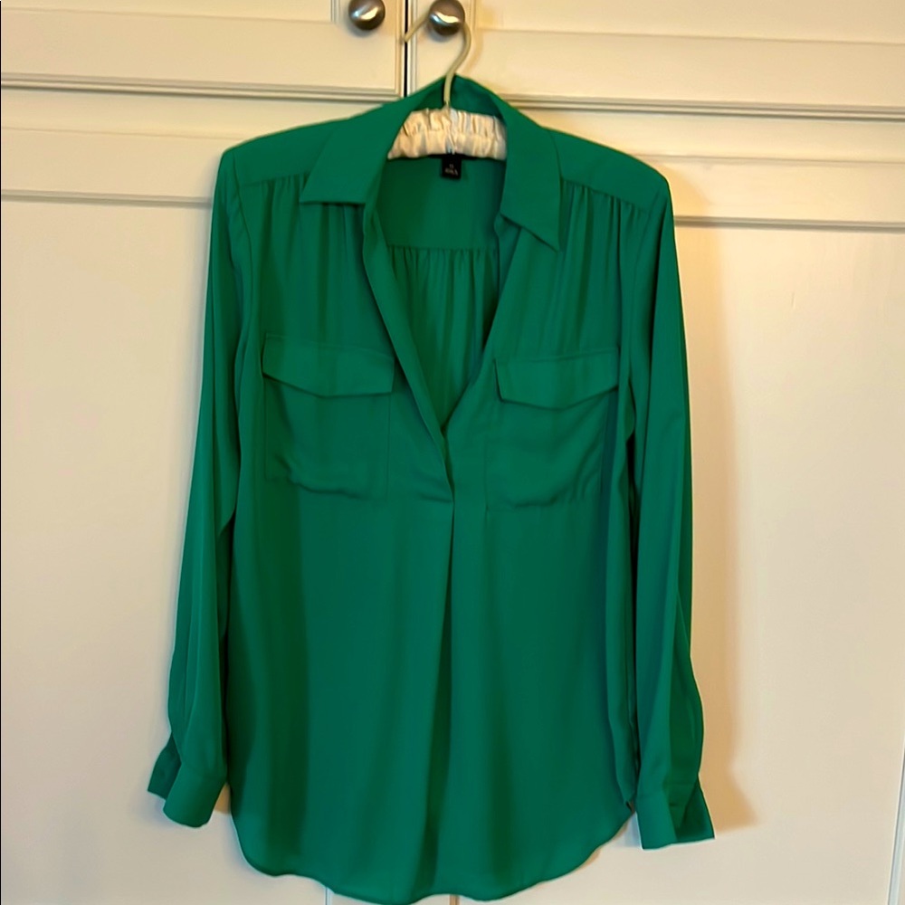 Ann Taylor Emerald Green Long Sleeve Blouse with Collar.  100% polyester